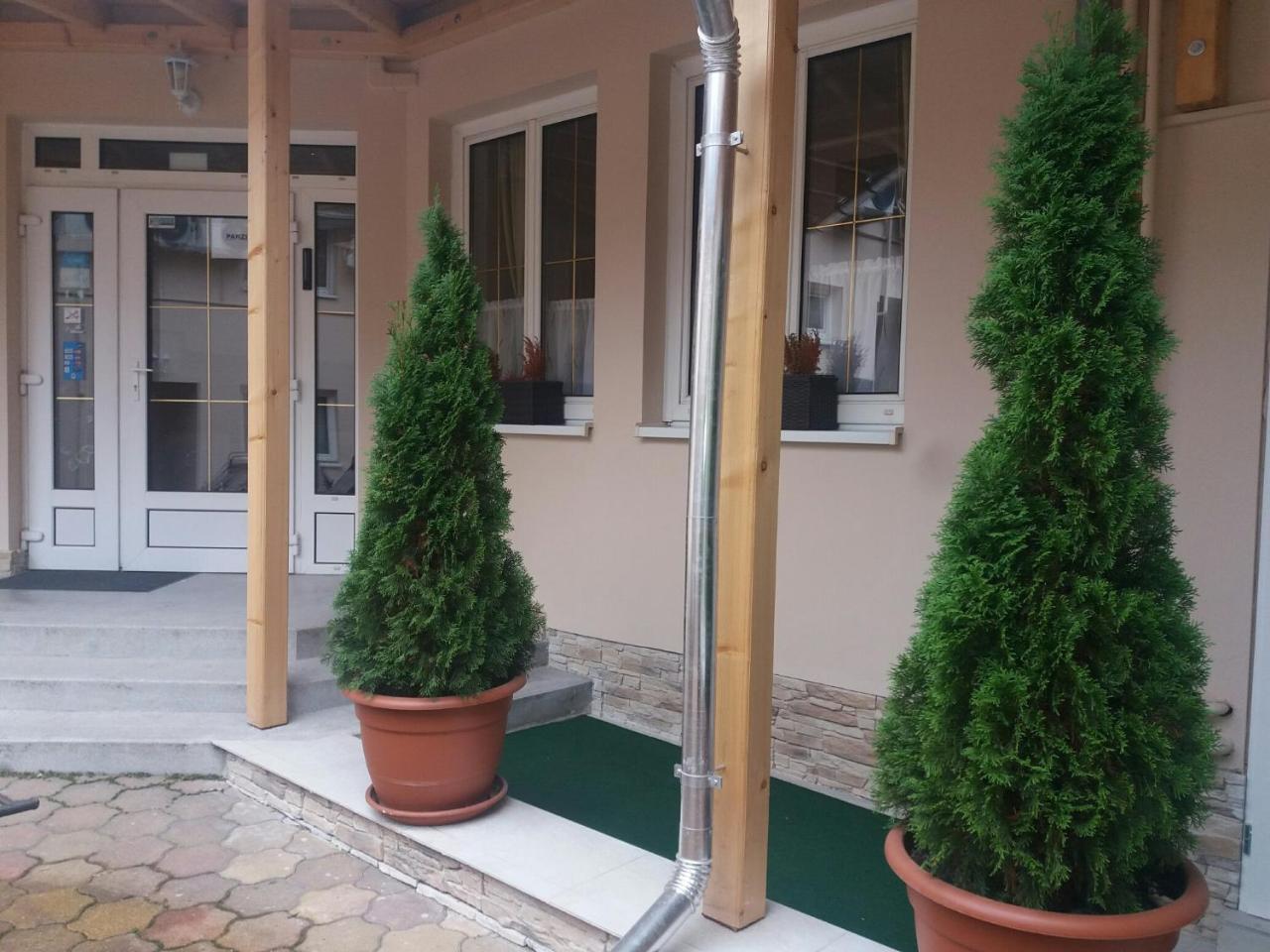 Bartók Tér Panzió Bed and Breakfast Eger Exterior foto